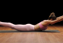 how-to-do-locust-pose-in-yoga-(salabhasana)